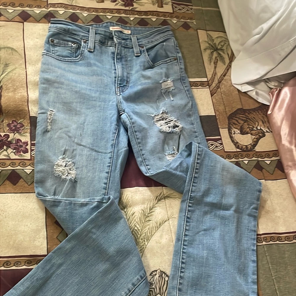 High-Rise Bootcut Levi’s. Size 26 (2)